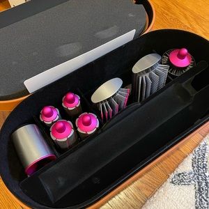 Dyson airwrap -box with all attachments NO WAND